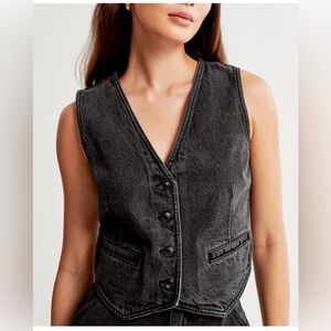 Abercrombie & Fitch White Mara Denim Vest. Size Medium.